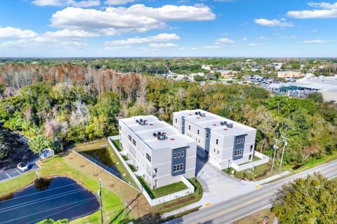 Adosado en venta en Tampa, Florida, 4 dormitorios, 266.44 m2 № 1259264 - foto 1