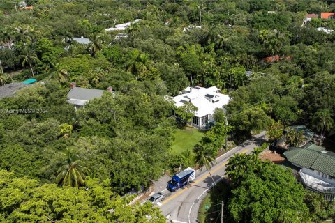 House in Miami, Florida 4 bedrooms, 229.19 sq.m. № 1293441 - photo 2