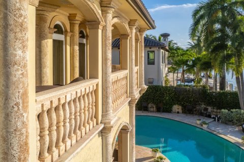 Villa ou maison à louer à Fort Lauderdale, Floride: 6 chambres, 437.2 m2 № 759014 - photo 15