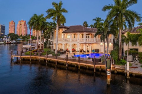 Villa ou maison à louer à Fort Lauderdale, Floride: 6 chambres, 437.2 m2 № 759014 - photo 8