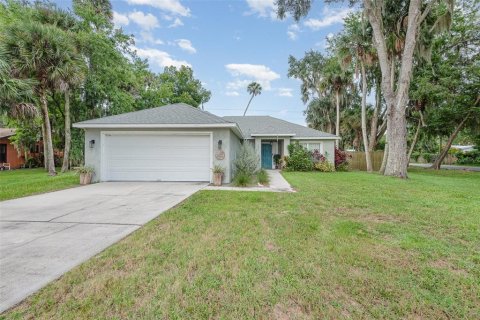 House in Edgewater, Florida 3 bedrooms, 115.29 sq.m. № 1371527 - photo 1