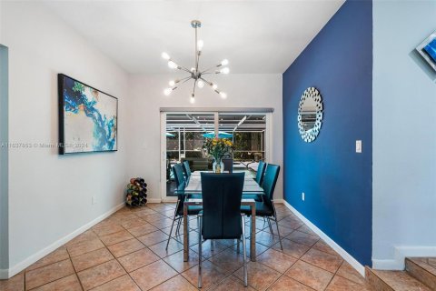 Casa en venta en North Miami Beach, Florida, 3 dormitorios, 194.44 m2 № 1309825 - foto 12