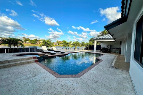 Villa ou maison à vendre à Miami, Floride: 4 chambres, 191.38 m2 № 1309827 - photo 24