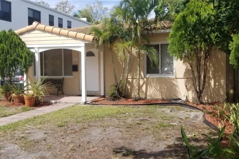 Villa ou maison à vendre à Fort Lauderdale, Floride: 2 chambres, 80.45 m2 № 1221055 - photo 3