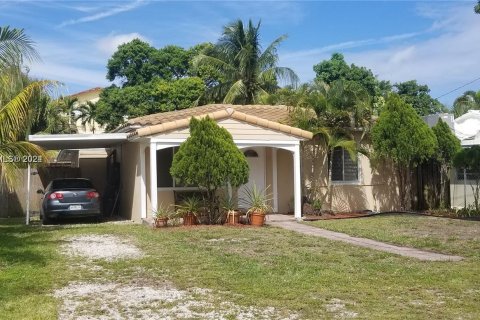 Villa ou maison à vendre à Fort Lauderdale, Floride: 2 chambres, 80.45 m2 № 1221055 - photo 1