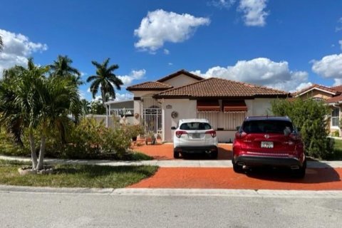 House in Miami, Florida 3 bedrooms, 154.03 sq.m. № 839935 - photo 13