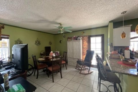 House in Miami, Florida 3 bedrooms, 154.03 sq.m. № 839935 - photo 10