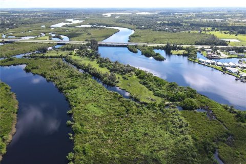 Купить земельный участок в Пунта-Горда, Флорида № 1434502 - фото 28