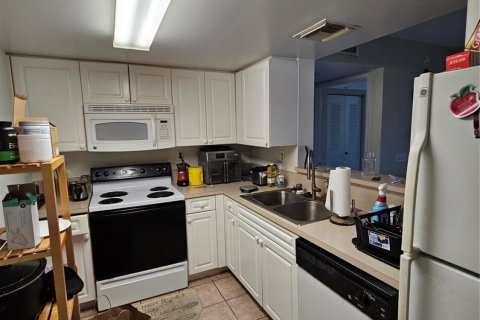 Condo in Fort Lauderdale, Florida, 1 bedroom  № 1155813 - photo 18