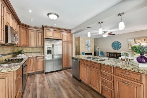 Casa en venta en Tampa, Florida, 3 dormitorios, 172.33 m2 № 1392670 - foto 4