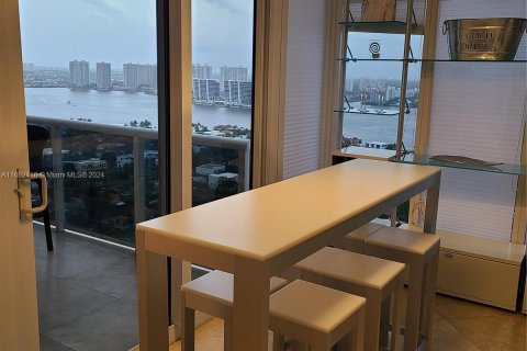 Condo in Sunny Isles Beach, Florida, 3 bedrooms  № 1234937 - photo 26