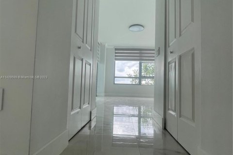 Condominio en venta en Sunrise, Florida, 3 dormitorios, 145.86 m2 № 647900 - foto 23