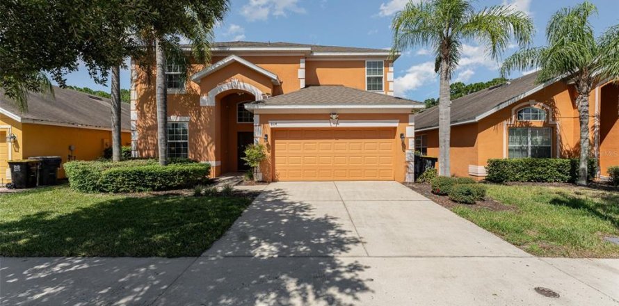 House in Davenport, Florida 5 bedrooms, 265.79 sq.m. № 1383847