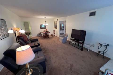 Condo in Clearwater, Florida, 2 bedrooms  № 1383274 - photo 2