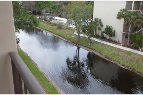 Condominio en venta en Lauderdale Lakes, Florida, 1 dormitorio, 65.5 m2 № 273565 - foto 2