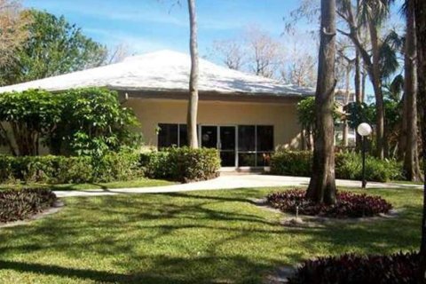 Купить кондоминиум в Лодердейл-Лейкс, Флорида 1 спальня, 65.5м2, № 273565 - фото 3