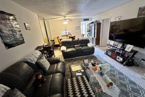 Condominio en venta en Lauderdale Lakes, Florida, 1 dormitorio, 65.5 m2 № 273565 - foto 27