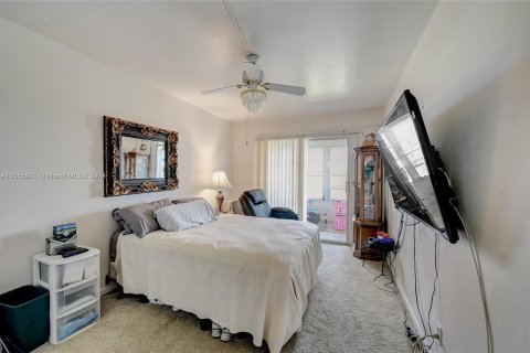 Copropriété à vendre à Deerfield Beach, Floride: 2 chambres, 79.9 m2 № 1080098 - photo 12