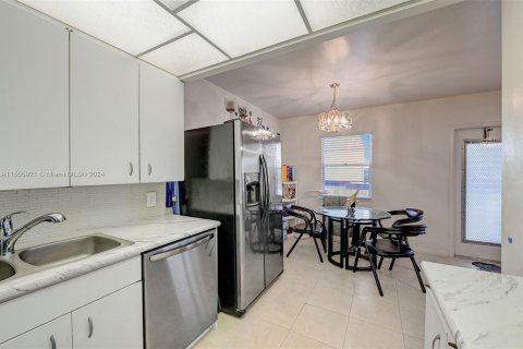 Copropriété à vendre à Deerfield Beach, Floride: 2 chambres, 79.9 m2 № 1080098 - photo 20