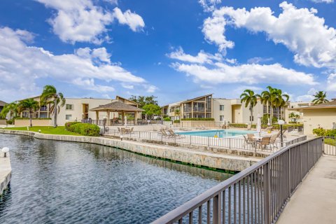Condominio en venta en Palm Beach Gardens, Florida, 2 dormitorios, 135.92 m2 № 892407 - foto 16
