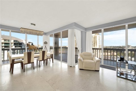 Condo in Aventura, Florida, 2 bedrooms  № 1271624 - photo 6