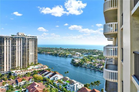 Condo in Aventura, Florida, 2 bedrooms  № 1271624 - photo 19