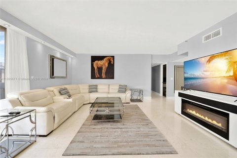 Condo in Aventura, Florida, 2 bedrooms  № 1271624 - photo 1