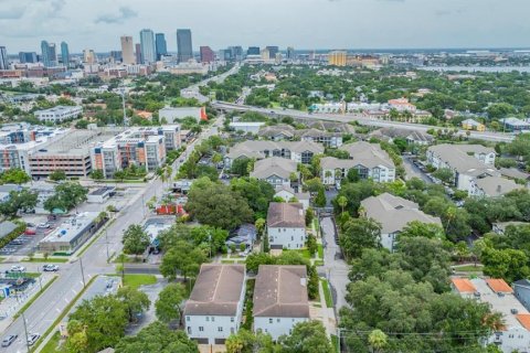 Touwnhouse à vendre à Tampa, Floride: 3 chambres, 202.9 m2 № 1295817 - photo 29