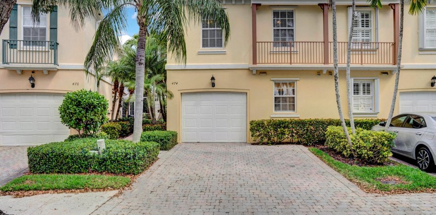 Townhouse in Palm Beach Gardens, Florida 3 bedrooms, 145.86 sq.m. № 1079400