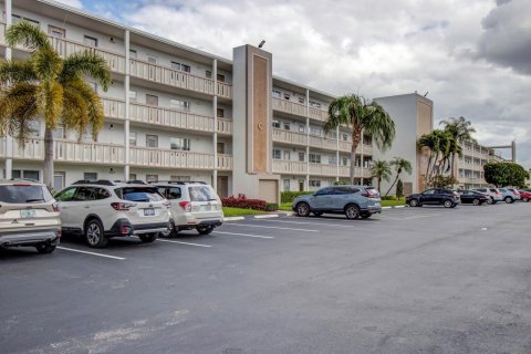 Condo in Boca Raton, Florida, 2 bedrooms  № 1079359 - photo 1