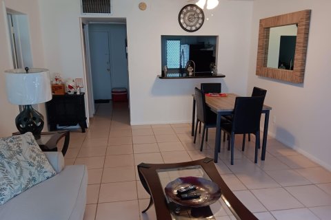 Condo in Fort Lauderdale, Florida, 1 bedroom  № 1079357 - photo 12