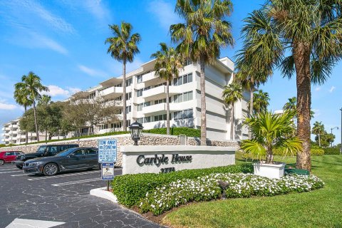 Condo in Palm Beach, Florida, 2 bedrooms  № 810729 - photo 2