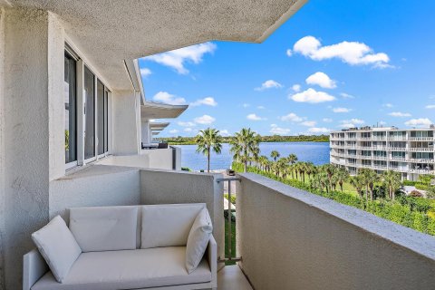 Copropriété à louer à Palm Beach, Floride: 2 chambres, 129.04 m2 № 810729 - photo 6