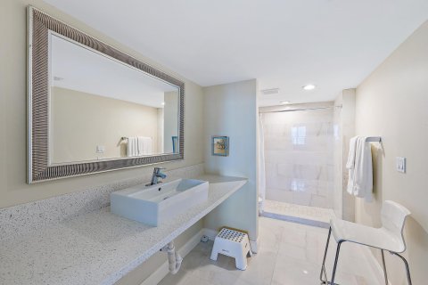 Condo in Palm Beach, Florida, 2 bedrooms  № 810729 - photo 13