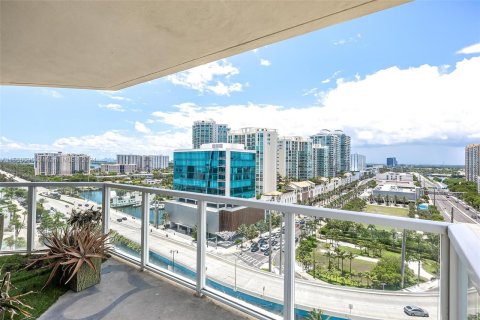 Condo in Sunny Isles Beach, Florida, 2 bedrooms  № 1332826 - photo 9