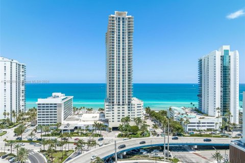 Condo in Sunny Isles Beach, Florida, 2 bedrooms  № 1332826 - photo 20