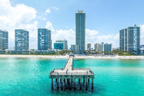 Copropriété à louer à Sunny Isles Beach, Floride: 2 chambres, 132.2 m2 № 1332826 - photo 2