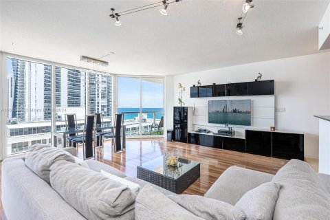 Condo in Sunny Isles Beach, Florida, 2 bedrooms  № 1332826 - photo 5