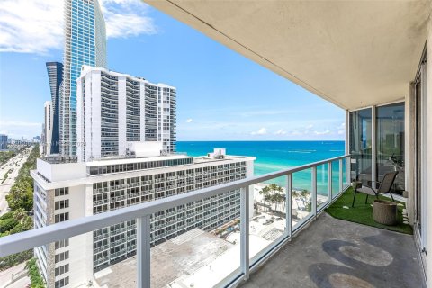 Copropriété à louer à Sunny Isles Beach, Floride: 2 chambres, 132.2 m2 № 1332826 - photo 7