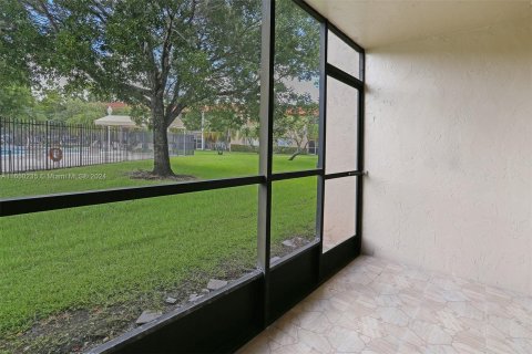 Condo in Weston, Florida, 2 bedrooms  № 1332767 - photo 30