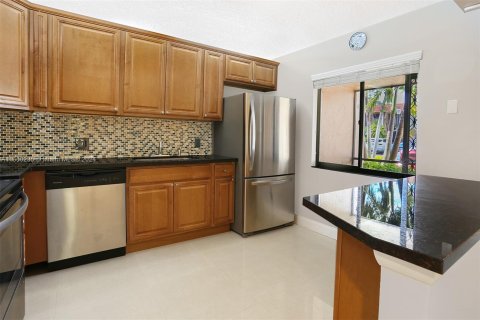 Condo in Weston, Florida, 2 bedrooms  № 1332767 - photo 11