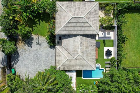 House in Miami, Florida 5 bedrooms, 219.99 sq.m. № 660503 - photo 21