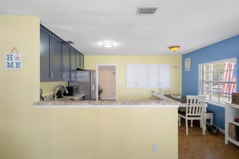 House in Tampa, Florida 3 bedrooms, 104.79 sq.m. № 1326768 - photo 7