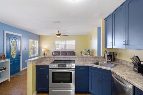 Casa en venta en Tampa, Florida, 3 dormitorios, 104.79 m2 № 1326768 - foto 8