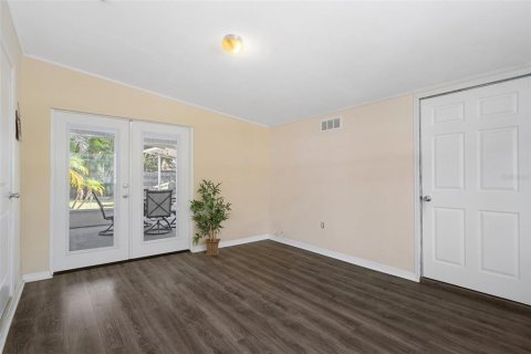 Casa en venta en Tampa, Florida, 3 dormitorios, 104.79 m2 № 1326768 - foto 13