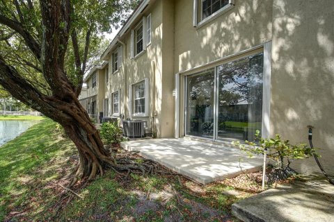 Townhouse in Sunrise, Florida 3 bedrooms, 134.15 sq.m. № 1142421 - photo 3