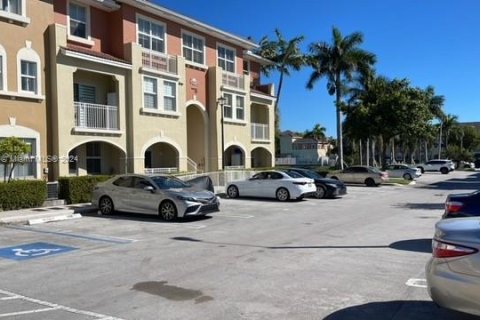 Condominio en venta en Doral, Florida, 2 dormitorios, 104.33 m2 № 1413851 - foto 1