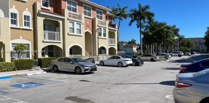 Condominio en Doral, Florida, 2 dormitorios  № 1413851