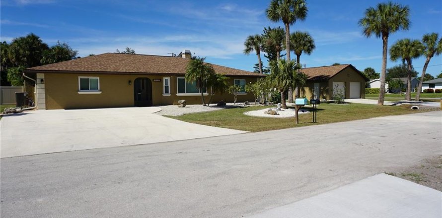 Casa en Port Charlotte, Florida 4 dormitorios, 237.92 m2 № 826807