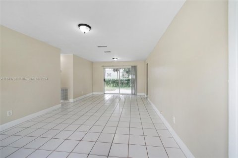 Villa ou maison à vendre à Miramar, Floride: 3 chambres, 133.87 m2 № 1325501 - photo 4